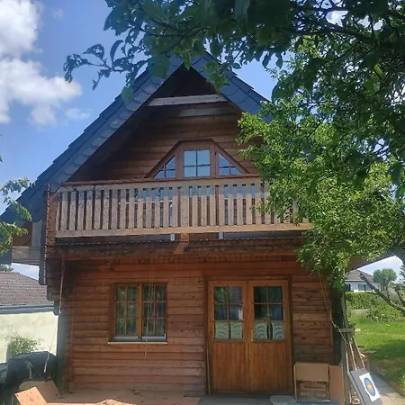 Holzhaus Rheingoldstrasse 49a *